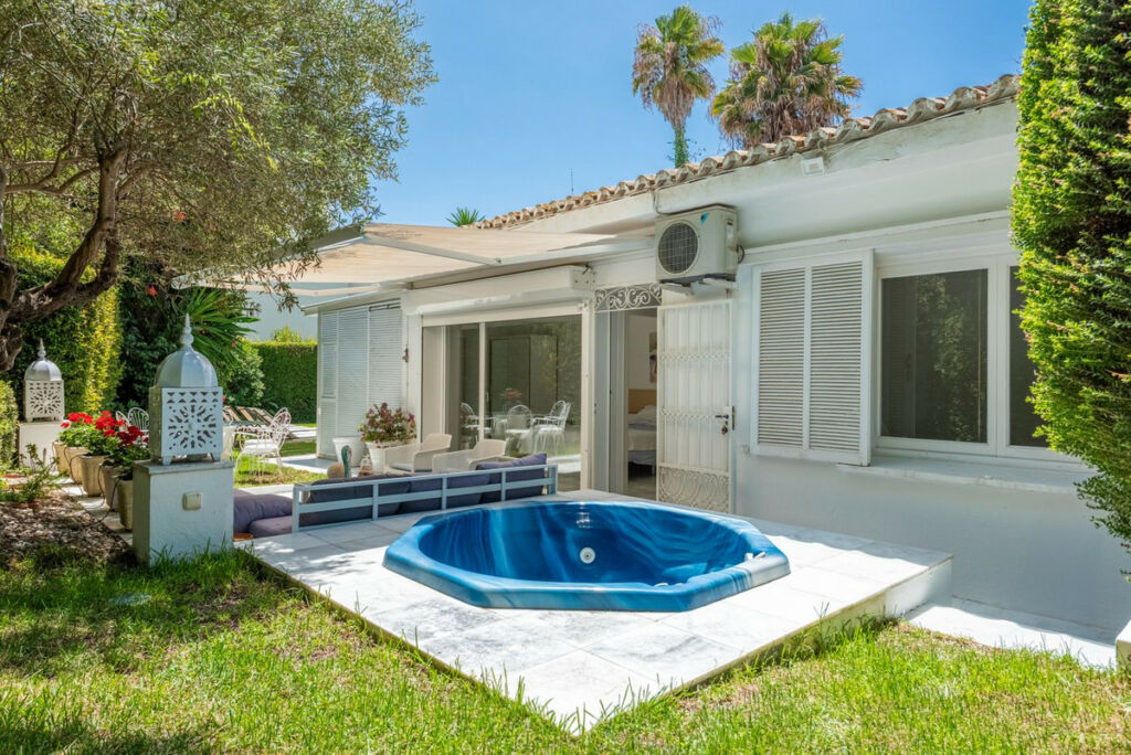 Semi-Detached House Los Monteros Málaga - image 11