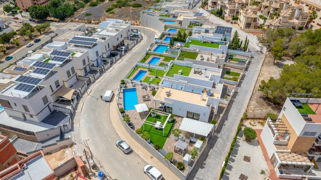 Detached Villa Villamartin Alicante - image 11