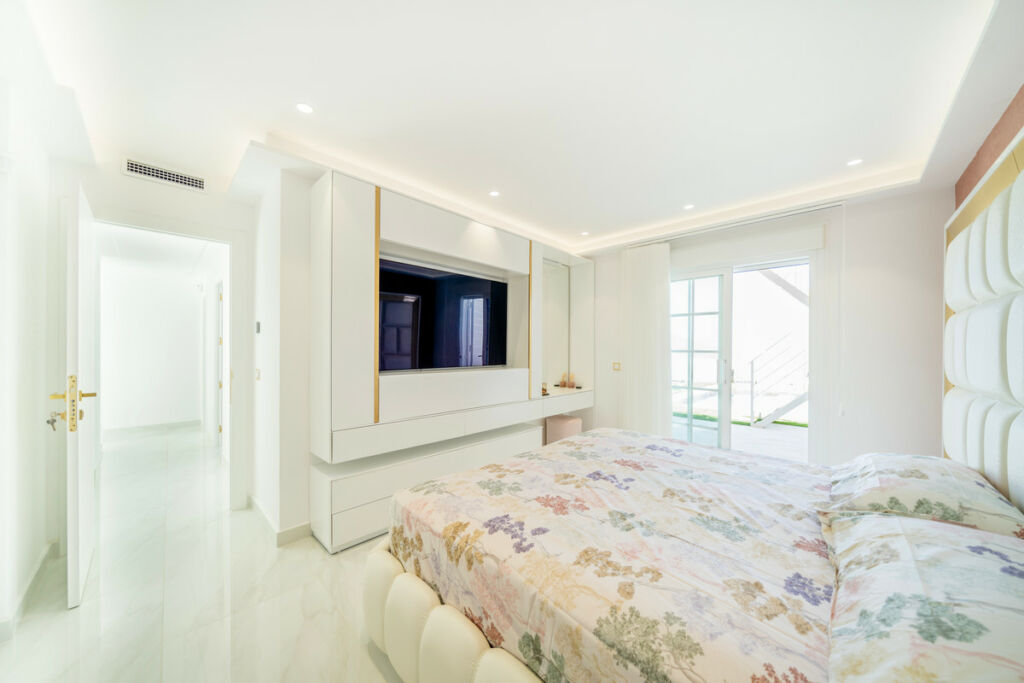 Semi-Detached House Ojén Málaga - image 11