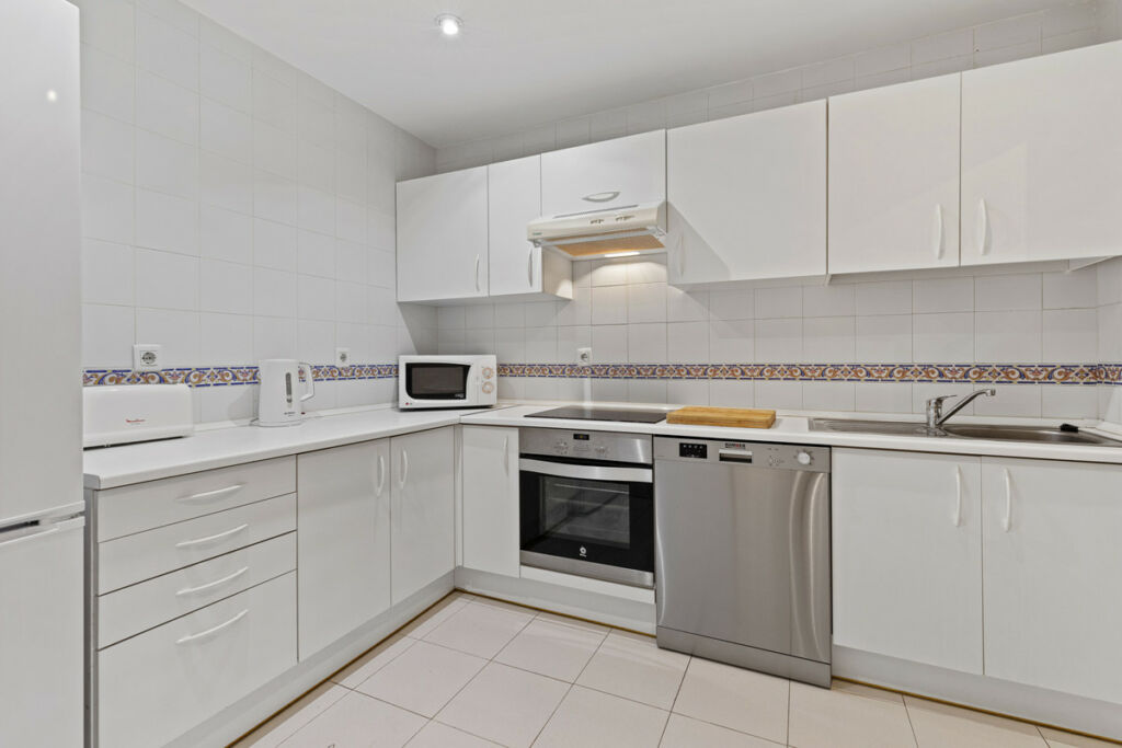 Ground Floor Apartment Estepona Málaga - image 11