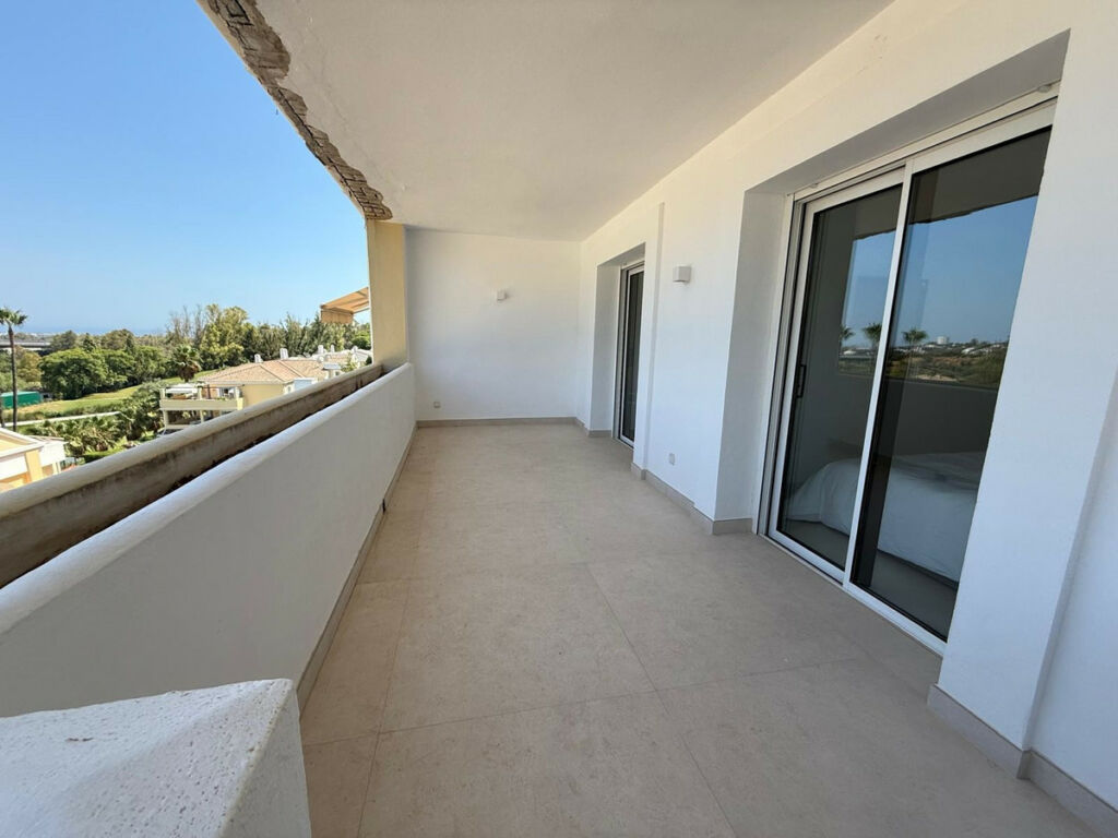 Middle Floor Apartment La Quinta Málaga - image 14