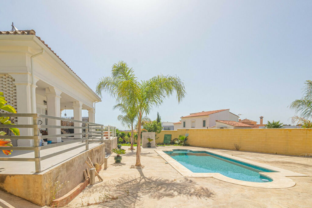 Detached Villa Pueblo Nuevo de Guadiaro Cádiz - image 11