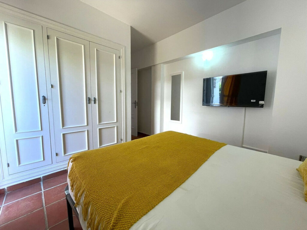 Top Floor Apartment Manilva Málaga - image 11