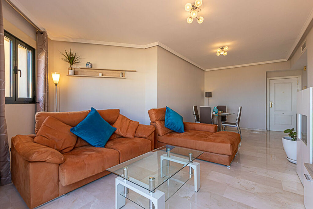 Middle Floor Apartment Benalmadena Málaga - image 11