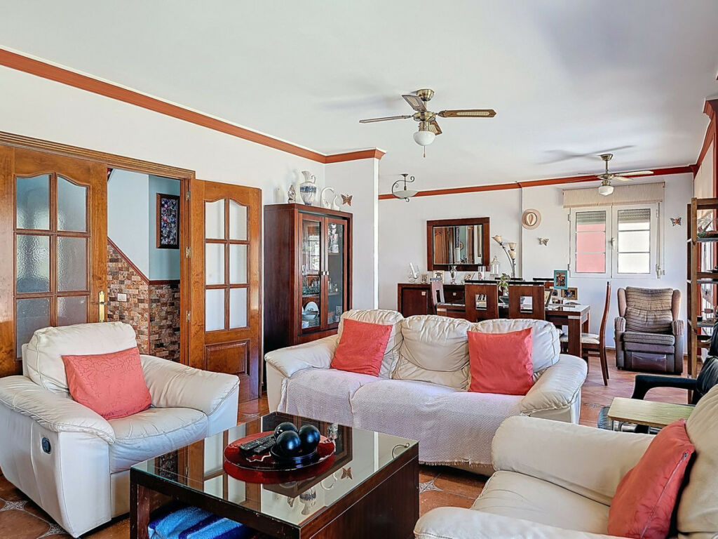 Detached Villa Canillas de Albaida Málaga - image 11