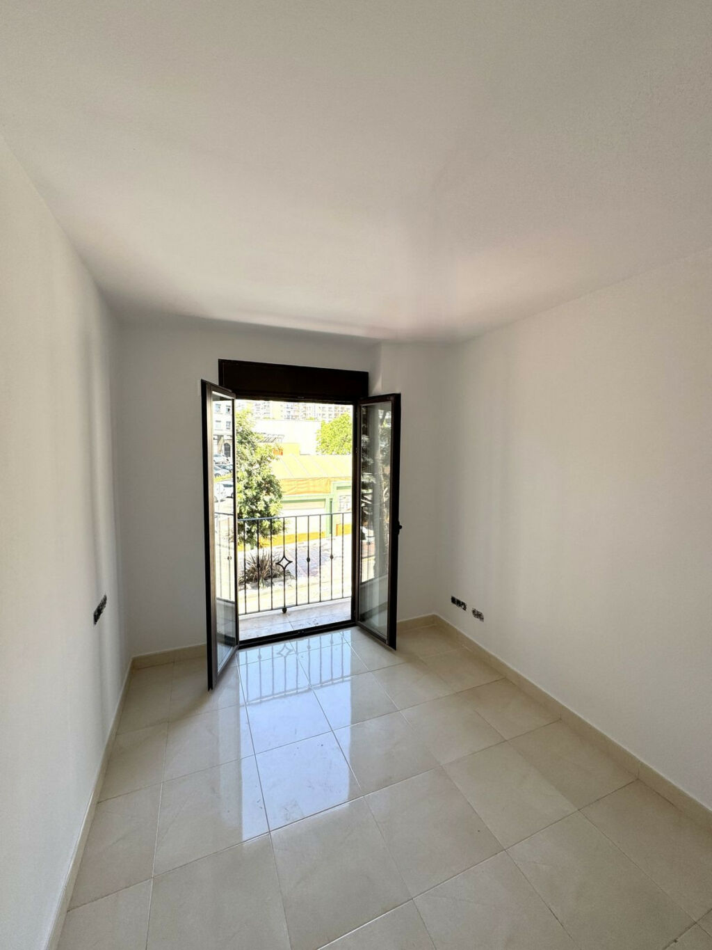 Middle Floor Apartment Los Boliches Málaga - image 11