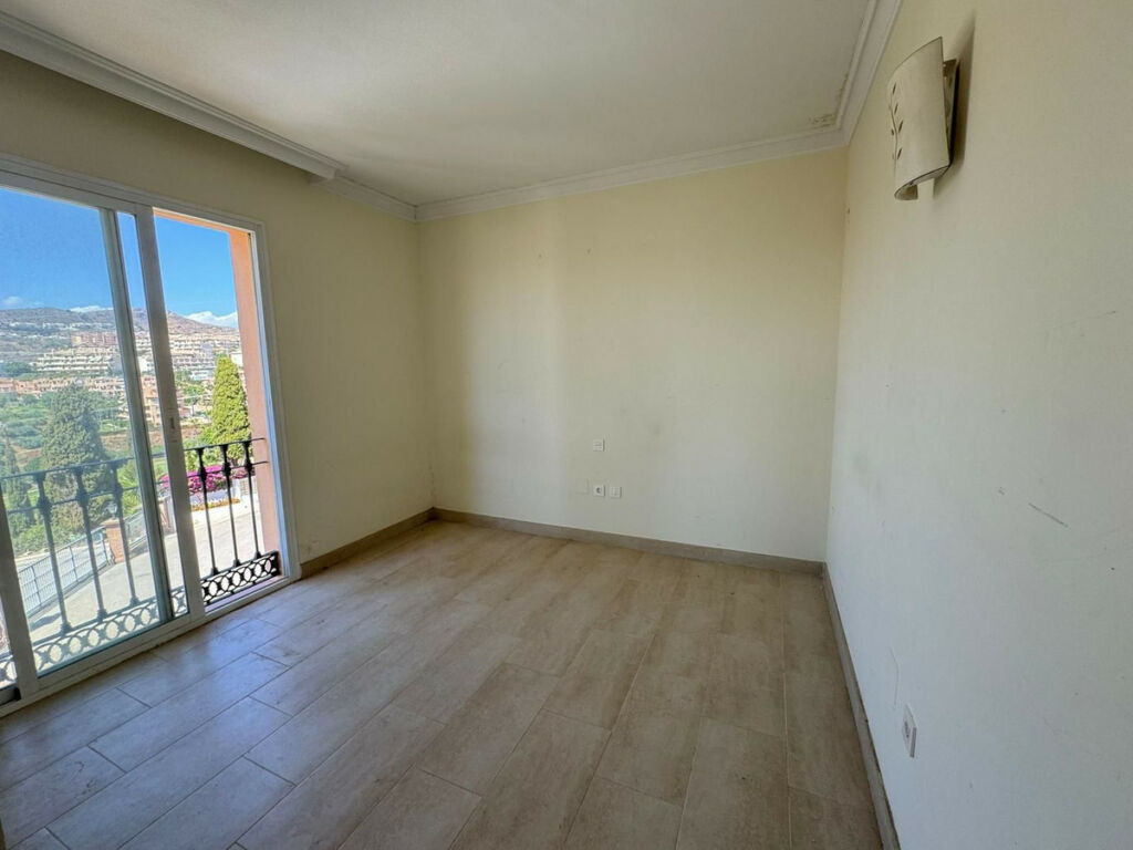 Middle Floor Apartment Riviera del Sol Málaga - image 11