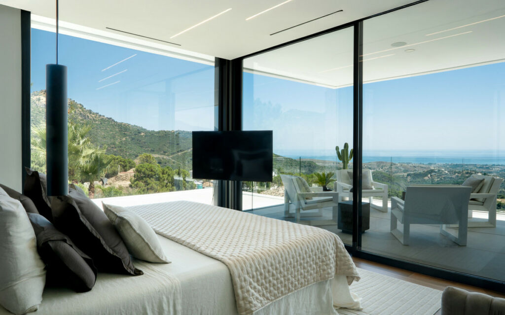 Detached Villa Benahavís Málaga - image 11
