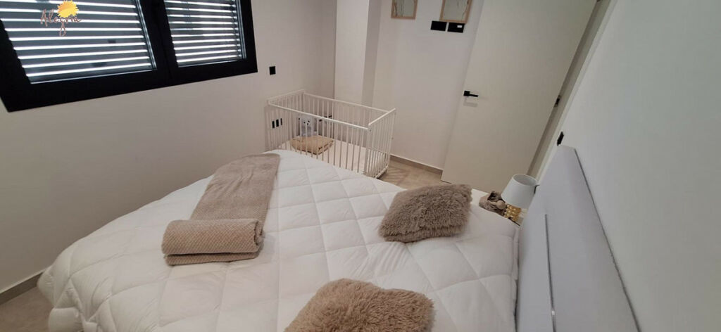 Middle Floor Apartment Torrevieja Alicante - image 11