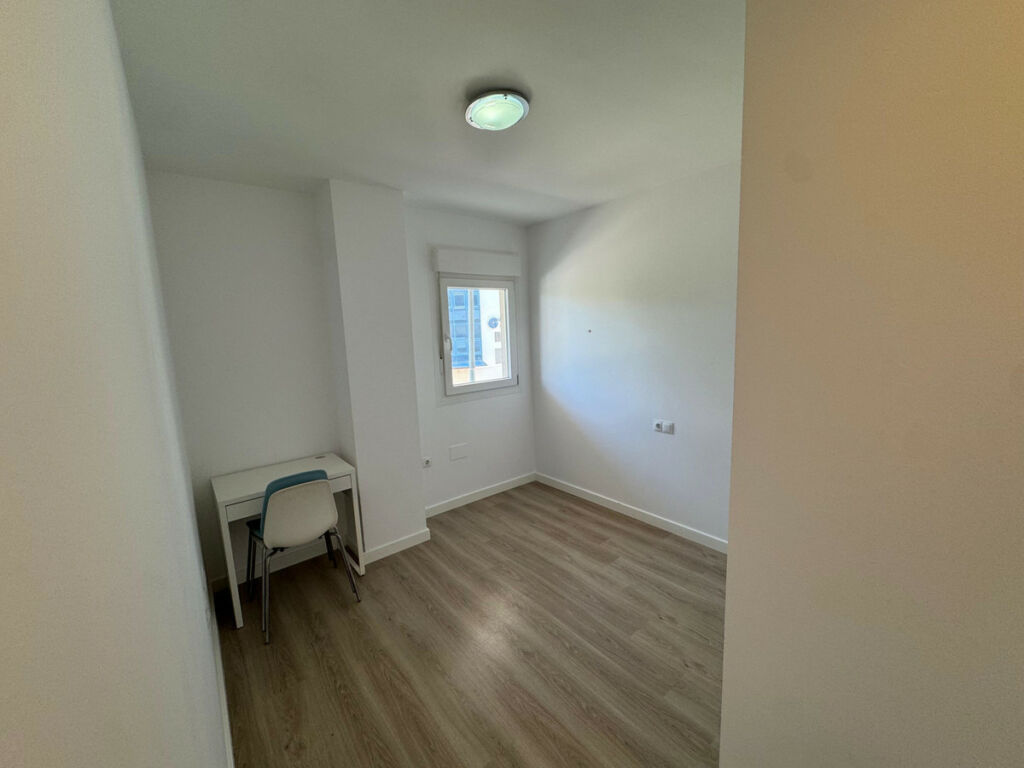 Middle Floor Apartment Nueva Andalucía Málaga - image 11