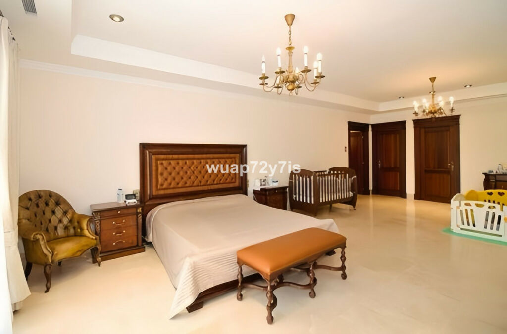 Detached Villa Marbella Málaga - image 11
