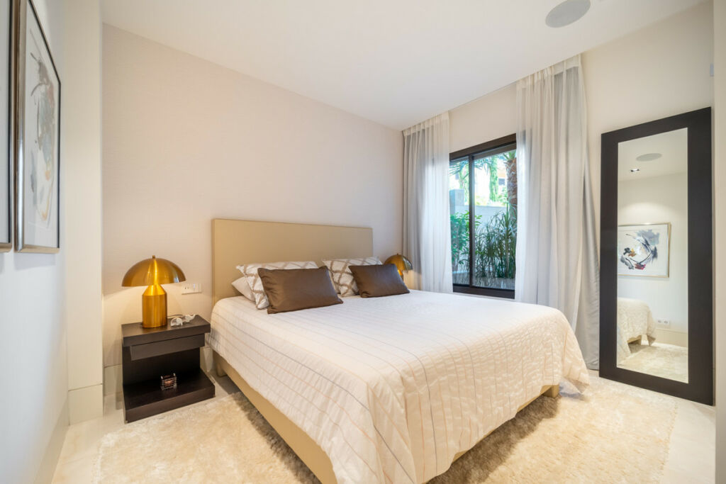 Middle Floor Apartment La Quinta Málaga - image 12