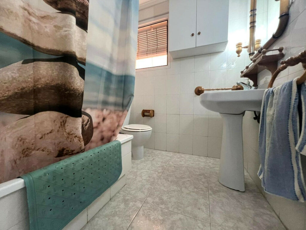 Middle Floor Apartment Playa de los Locos Alicante - image 11