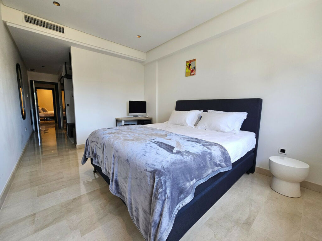 Middle Floor Apartment Puerto Banús Málaga - image 11