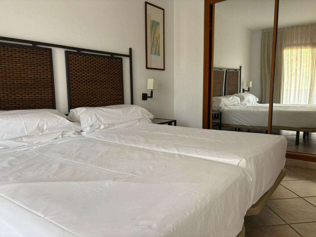 Middle Floor Apartment Benahavís Málaga - image 11