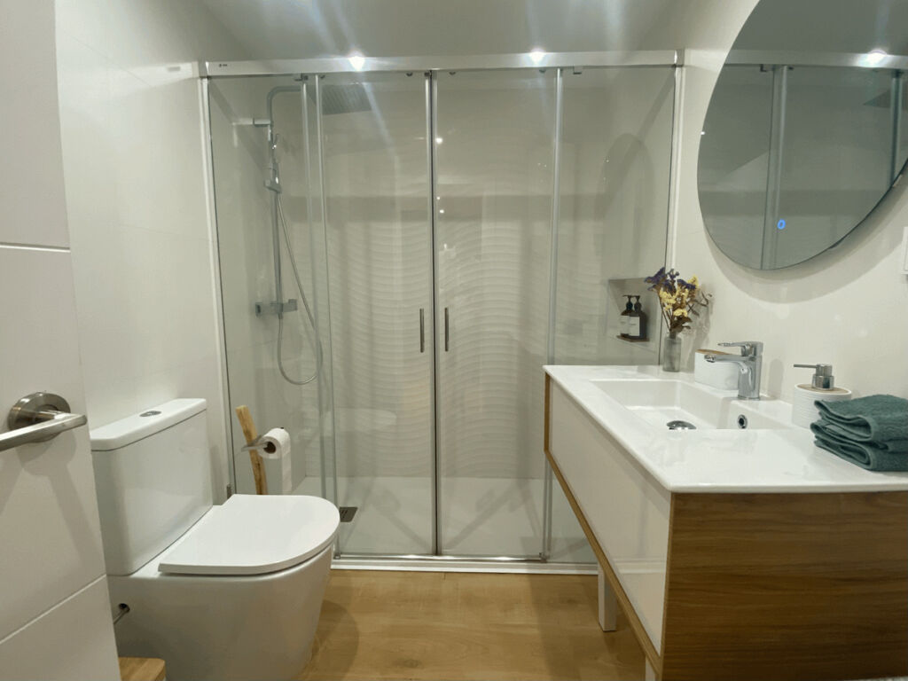 Middle Floor Apartment Estepona Málaga - image 11