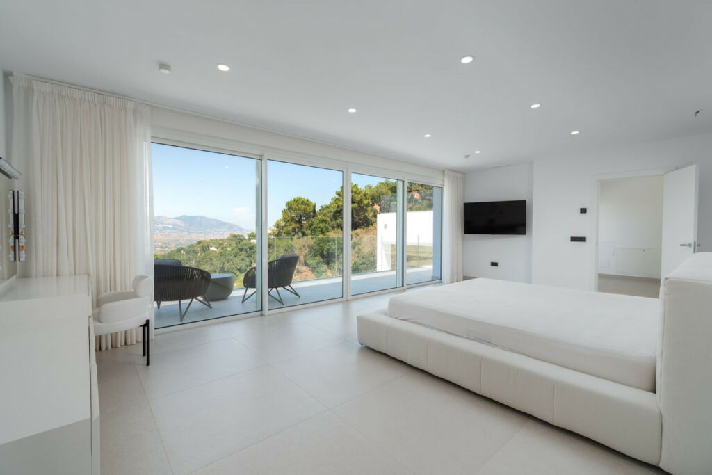 Detached Villa La Mairena Málaga - image 11