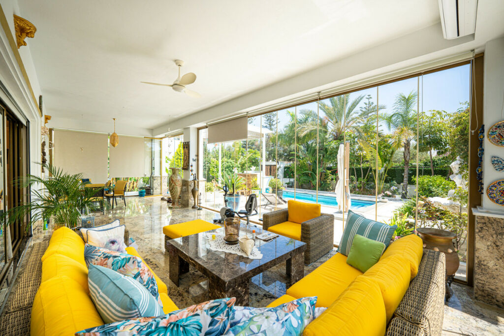 Detached Villa Marbella Málaga - image 11