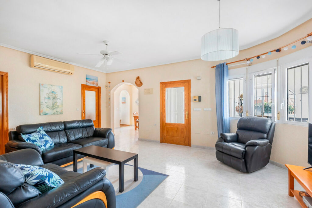 Detached Villa San Fulgencio Alicante - image 11