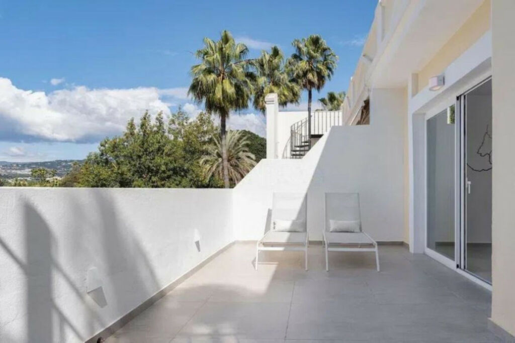 Penthouse Duplex Aloha Málaga - image 11