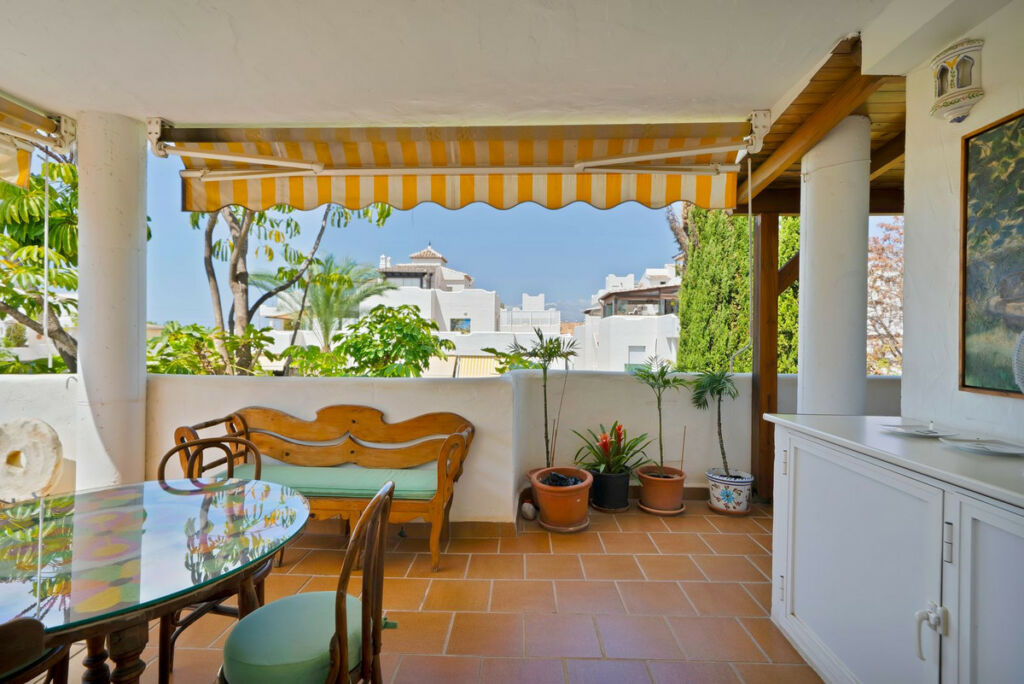 Middle Floor Apartment Nagüeles Málaga - image 11
