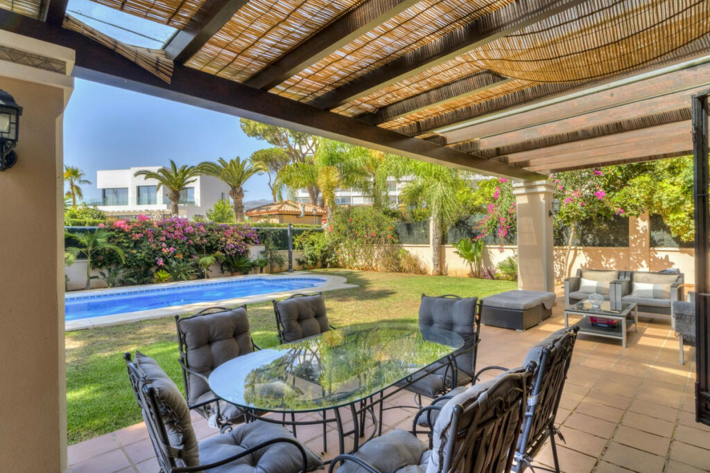Detached Villa Las Chapas Málaga - image 12
