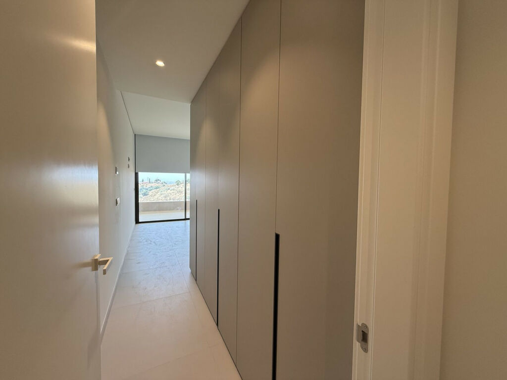 Middle Floor Apartment Higueron Málaga - image 12
