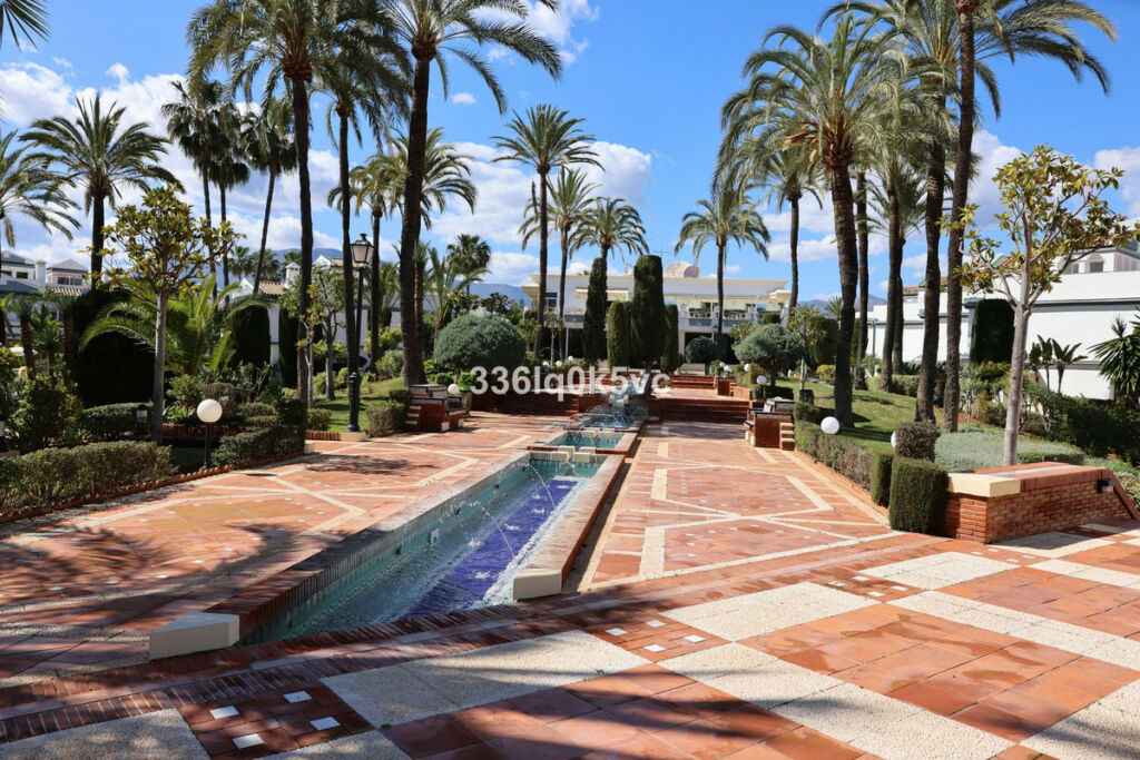 Townhouse Estepona Málaga - image 11