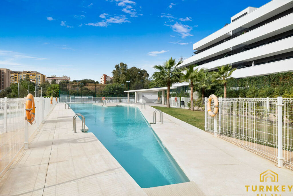 Middle Floor Apartment Estepona Málaga - image 11