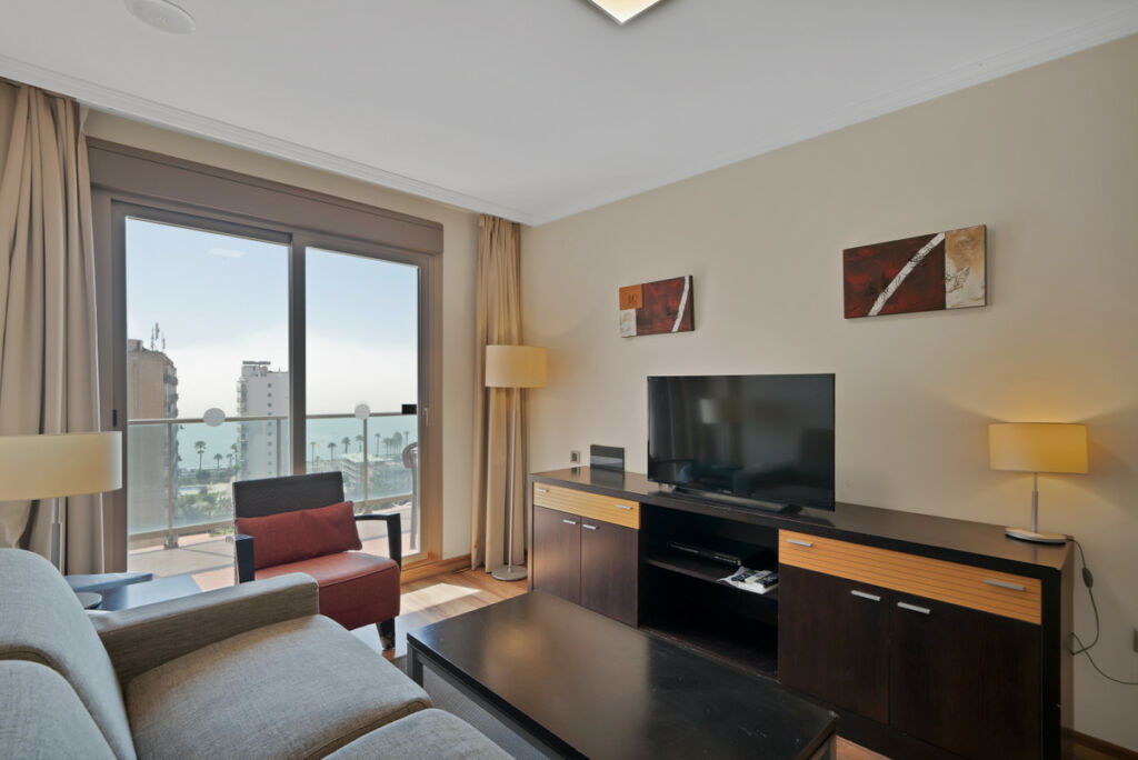 Middle Floor Apartment Benalmadena Málaga - image 11