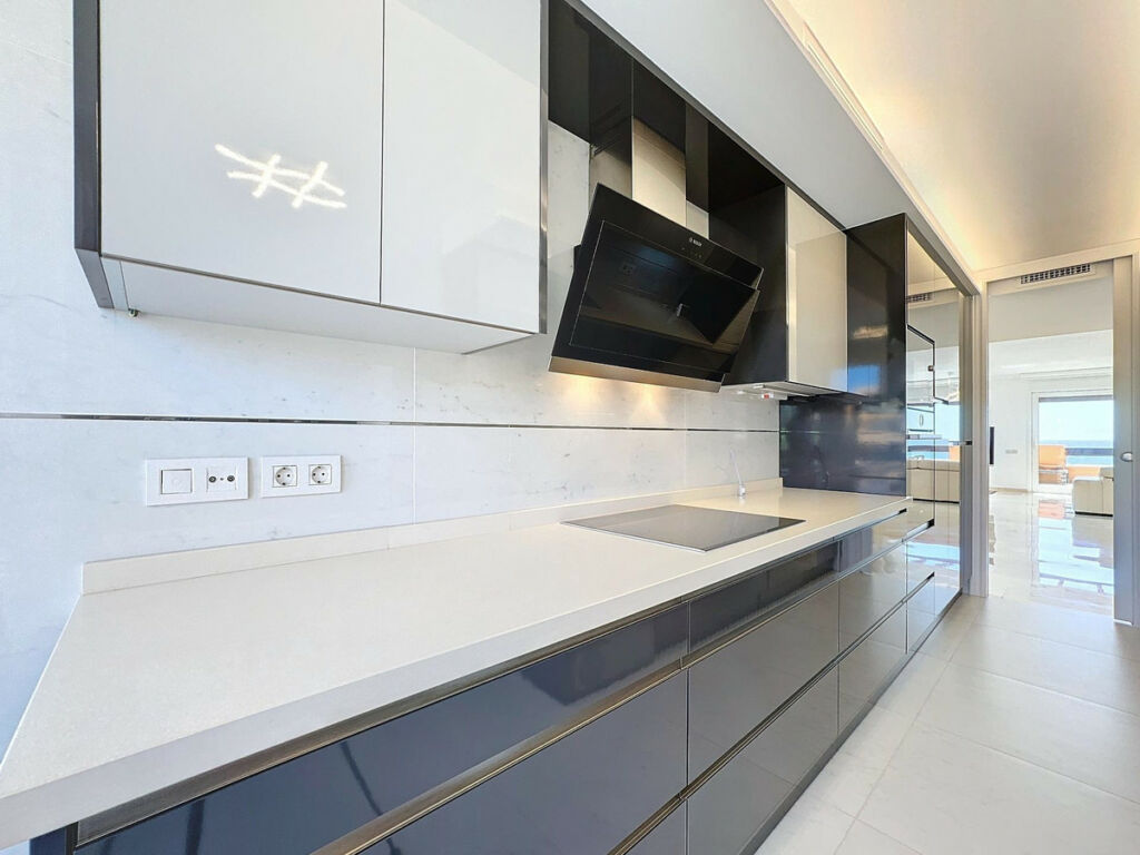Penthouse Manilva Málaga - image 11