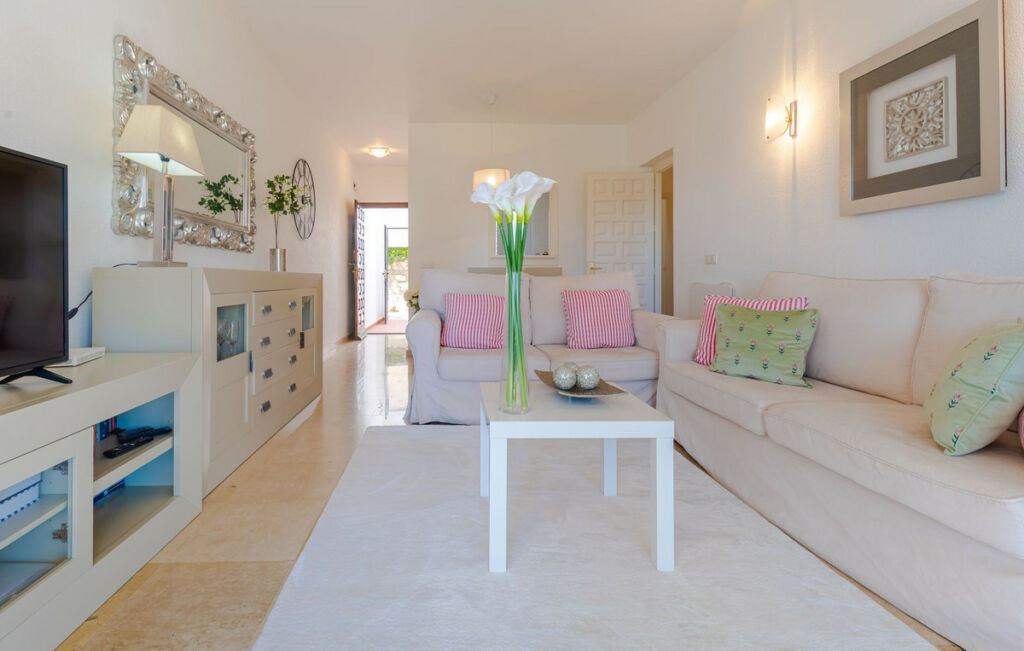 Ground Floor Apartment El Paraiso Málaga - image 11