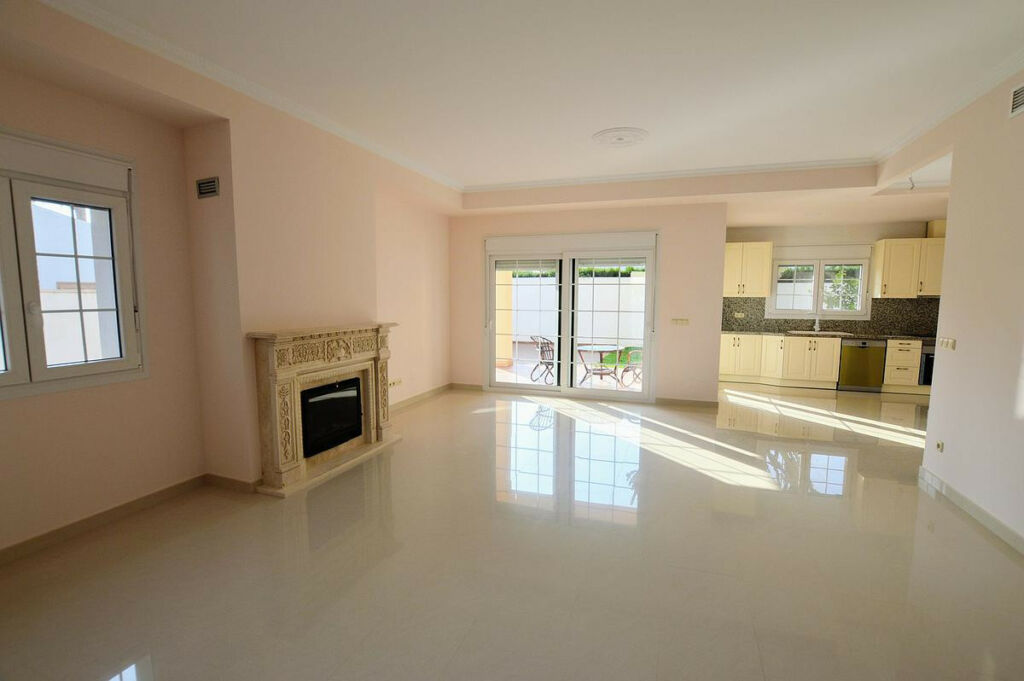 Detached Villa Cabo Roig Alicante - image 11