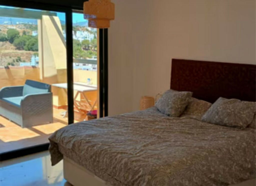 Penthouse Duplex Selwo Málaga - image 11