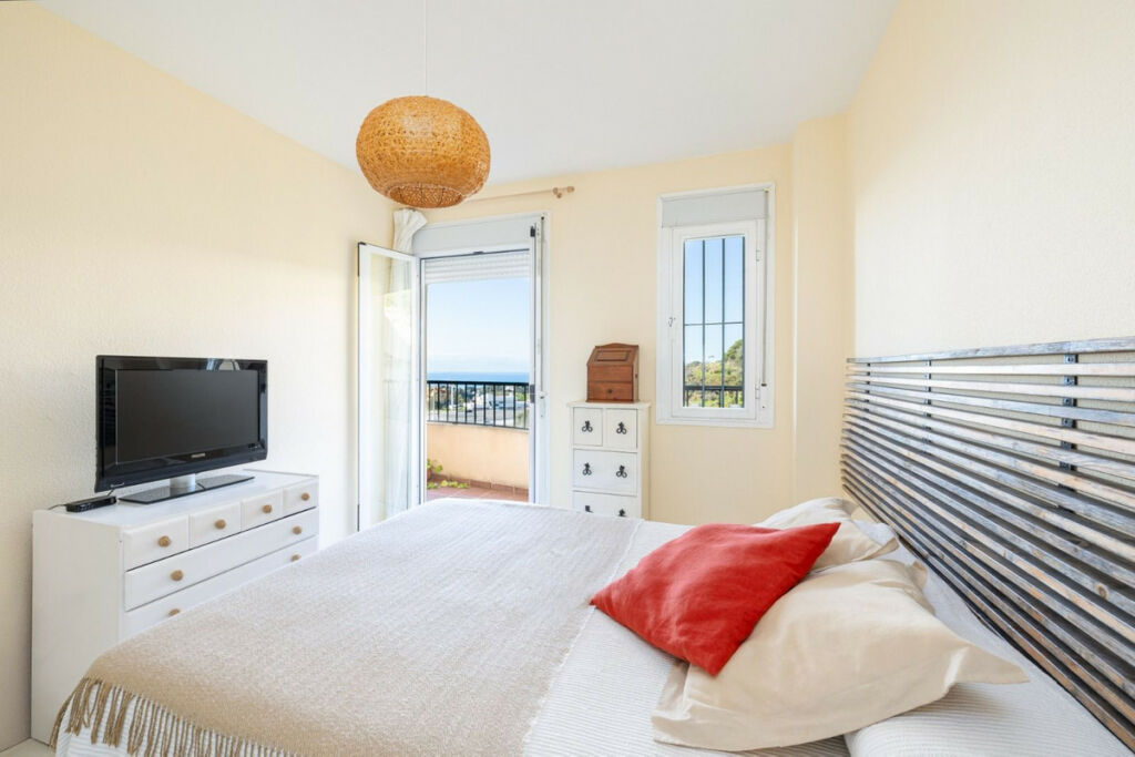 Middle Floor Apartment Riviera del Sol Málaga - image 11