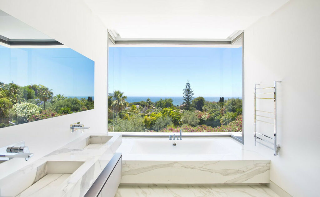 Detached Villa The Golden Mile Málaga - image 11