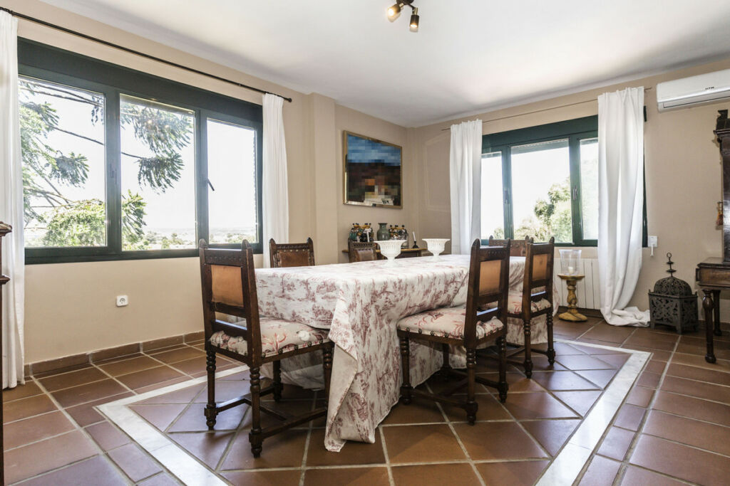 Detached Villa Sotogrande Cádiz - image 11