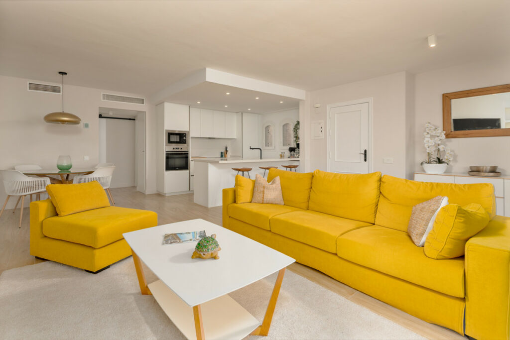 Middle Floor Apartment Estepona Málaga - image 11