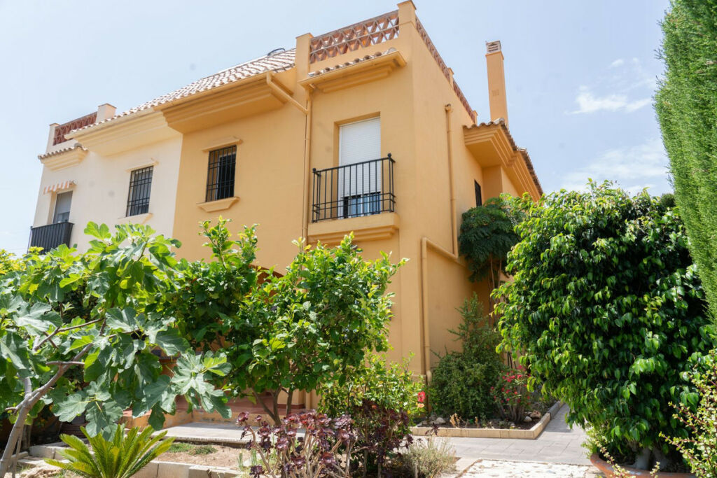Semi-Detached House Riviera del Sol Málaga - image 3