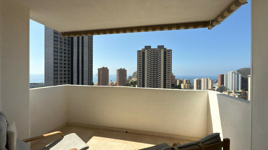 Middle Floor Apartment Benidorm Alicante - image 11