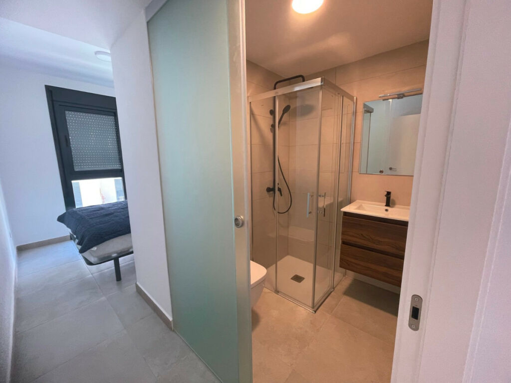 Middle Floor Apartment Villamartin Alicante - image 11