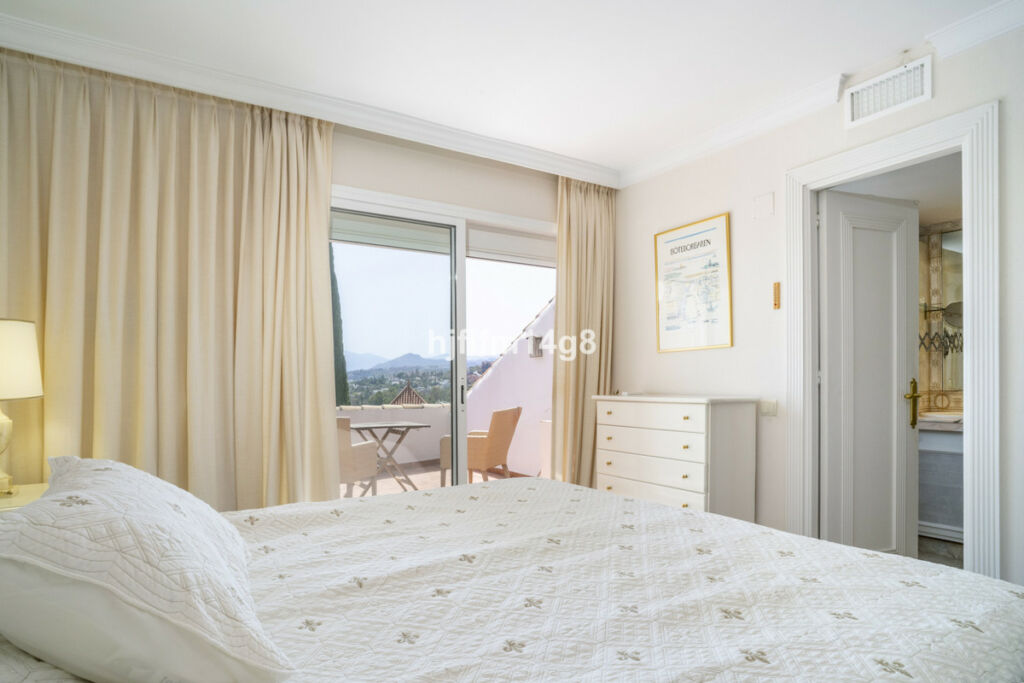 Townhouse Nueva Andalucía Málaga - image 11
