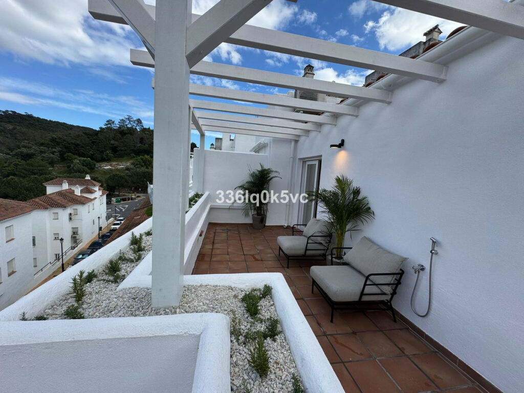 Top Floor Apartment Benahavís Málaga - image 11