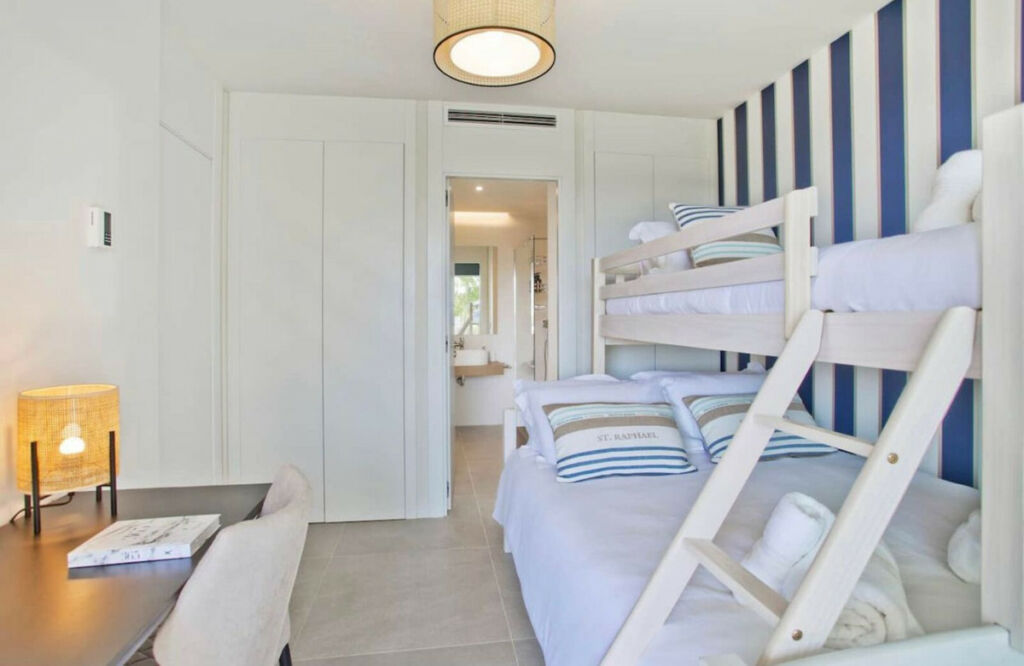 Townhouse Cabopino Málaga - image 11