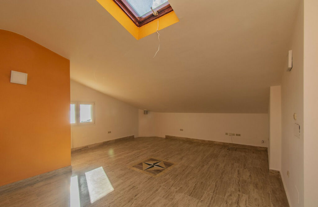 Penthouse Torrequebrada Málaga - image 11