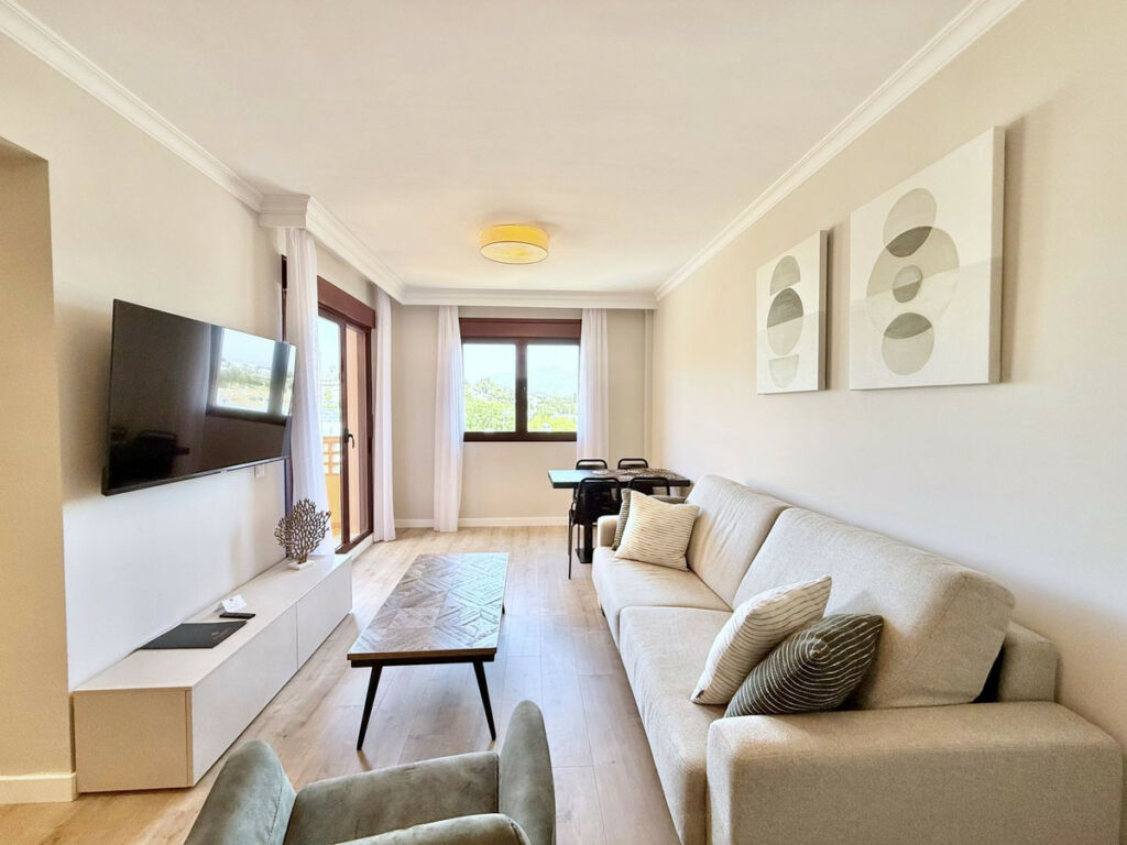 Top Floor Apartment Benahavís Málaga - image 11