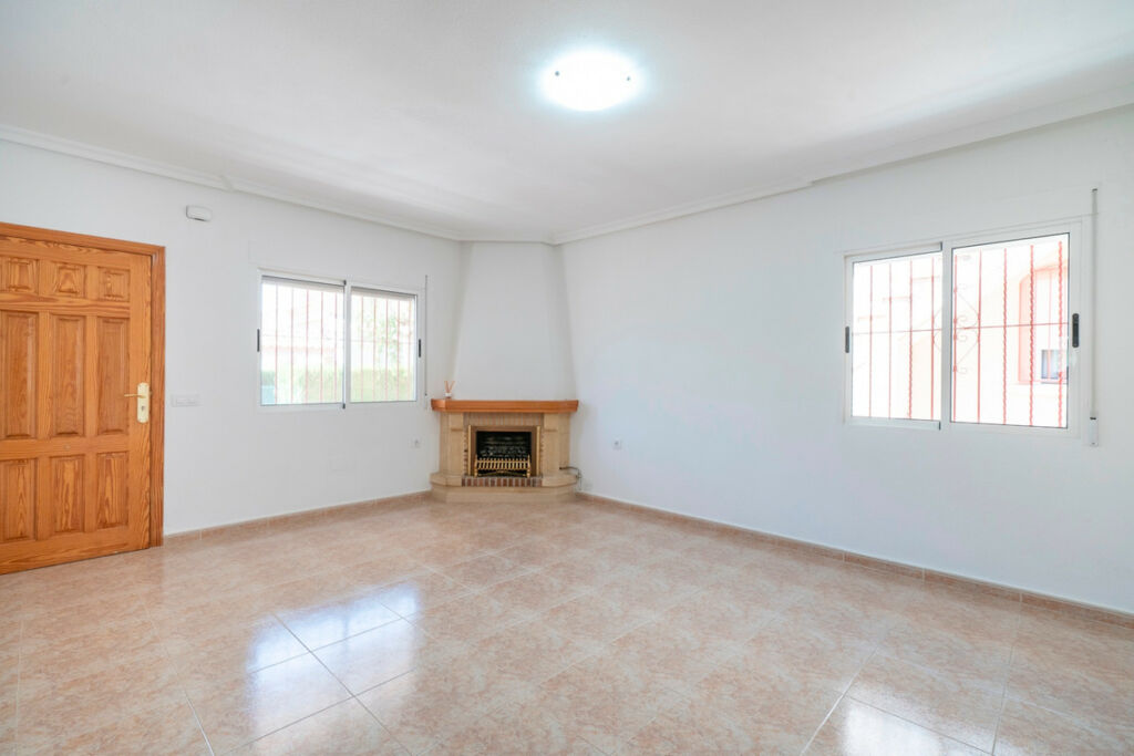 Detached Villa Algorfa Alicante - image 11