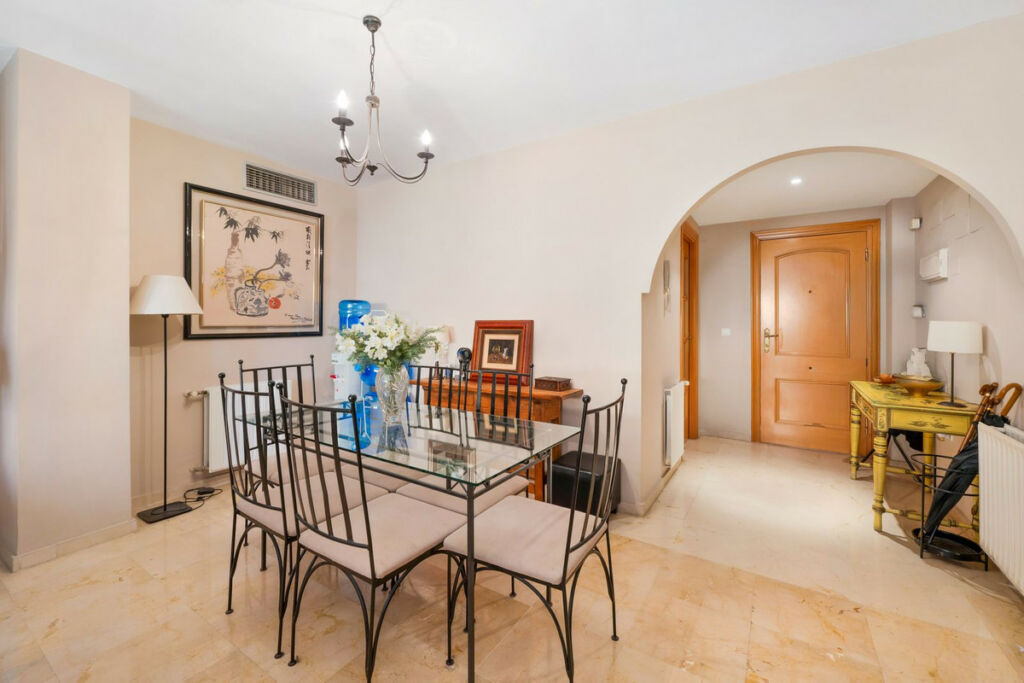Middle Floor Apartment Marbella Málaga - image 11