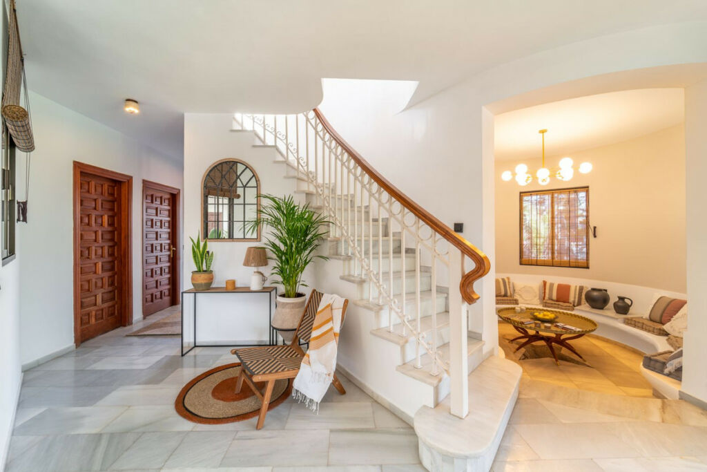 Detached Villa New Golden Mile Málaga - image 11