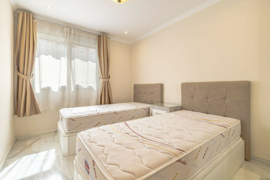 Middle Floor Apartment Marbella Málaga - image 11
